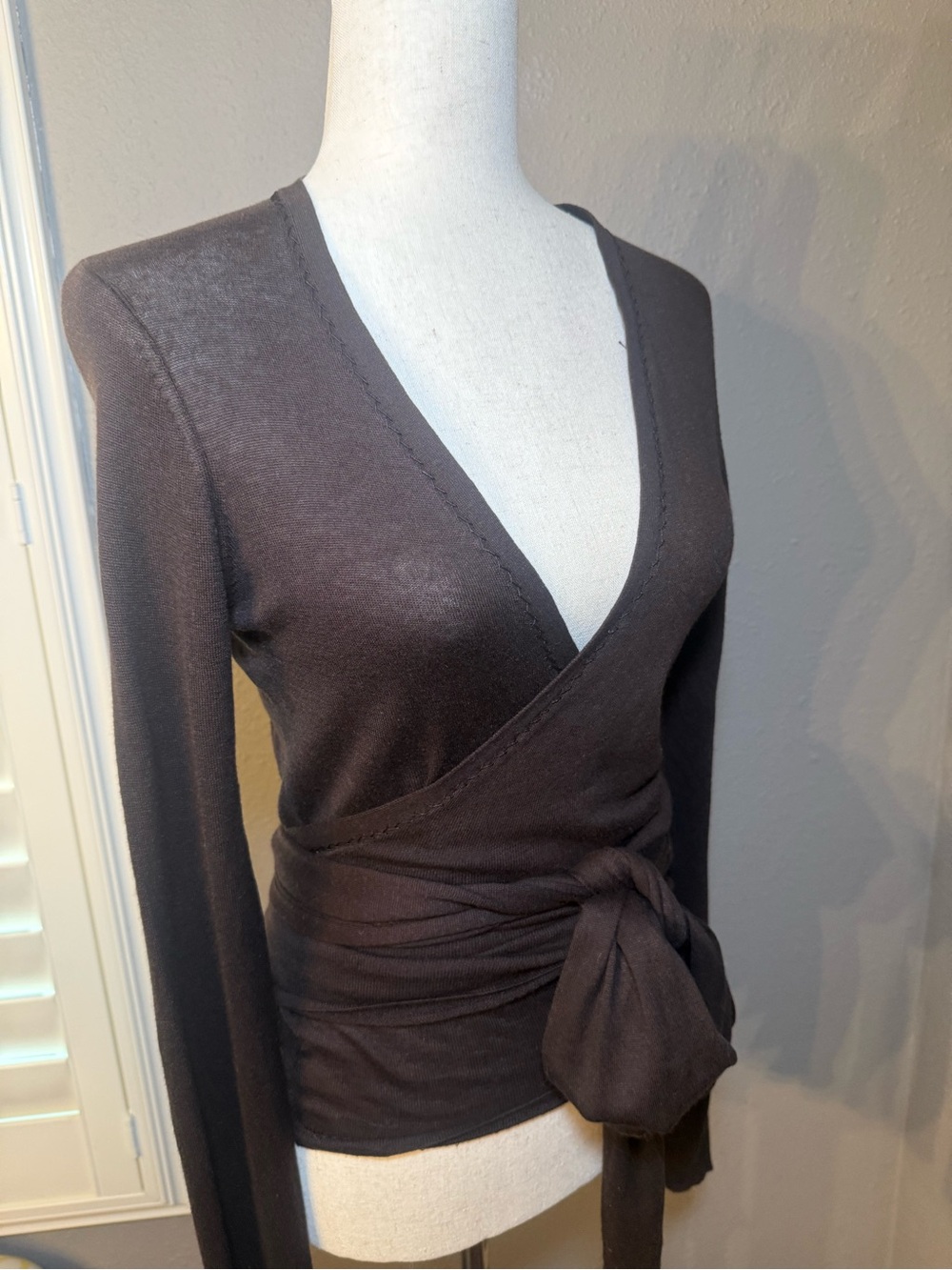 Elie Tahari Silk/Cashmere wrap sweater, chocolate brown